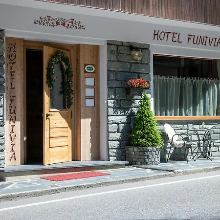 Funivia ホテル 3*